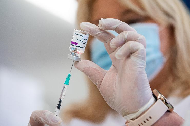 Németország mellett Olaszország és Franciaország is felfüggeszti az AstraZeneca-vakcinák használatát